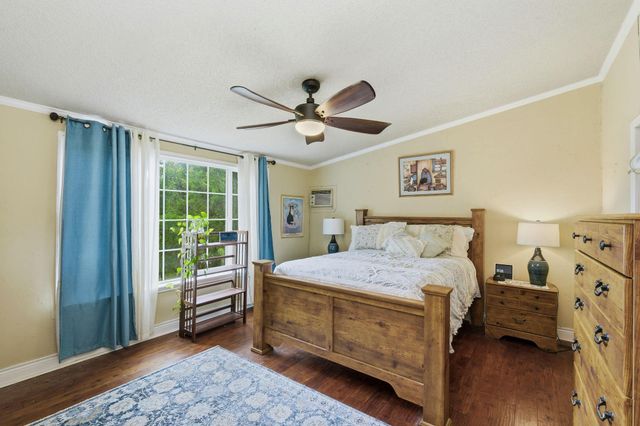 200 Autumn Ridge DR, Liberty Hill, TX 78642