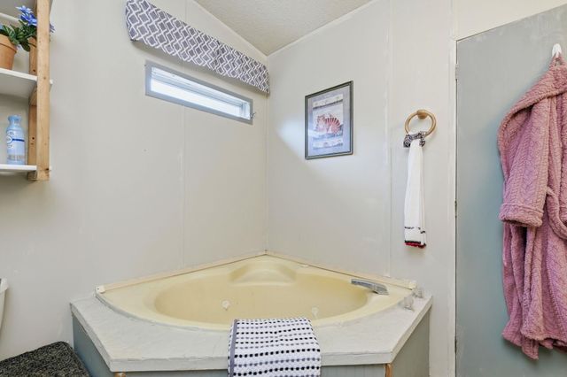 200 Autumn Ridge DR, Liberty Hill, TX 78642