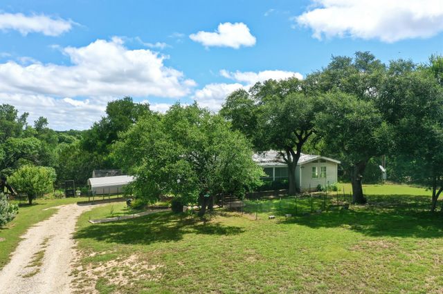 200 Autumn Ridge DR, Liberty Hill, TX 78642
