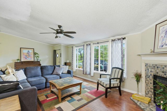 200 Autumn Ridge DR, Liberty Hill, TX 78642