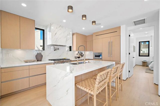 612 Begonia 1/2, Corona Del Mar, CA 92625