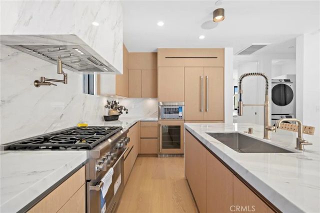 612 Begonia 1/2, Corona Del Mar, CA 92625