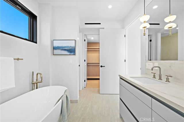 612 Begonia 1/2, Corona Del Mar, CA 92625