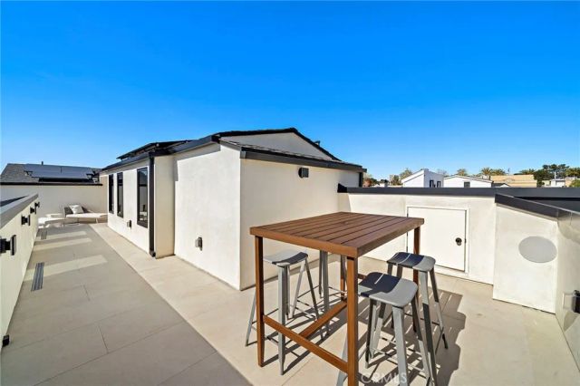 612 Begonia 1/2, Corona Del Mar, CA 92625