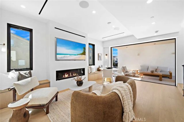 612 Begonia 1/2, Corona Del Mar, CA 92625