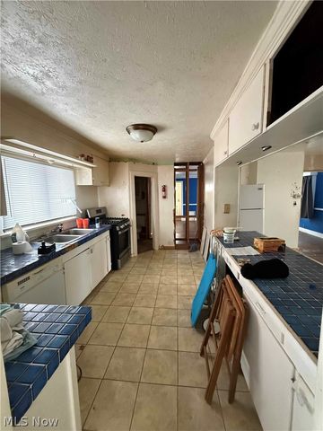 136 Ferris Avenue, Chardon, OH 44024