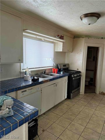 136 Ferris Avenue, Chardon, OH 44024