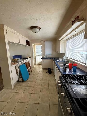 136 Ferris Avenue, Chardon, OH 44024