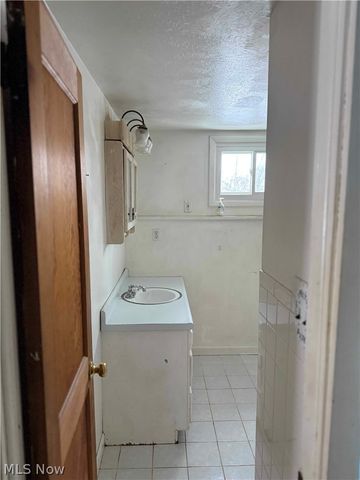 136 Ferris Avenue, Chardon, OH 44024