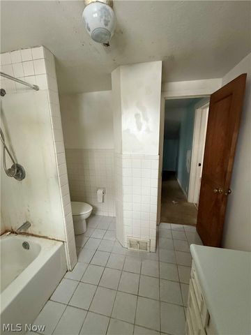 136 Ferris Avenue, Chardon, OH 44024