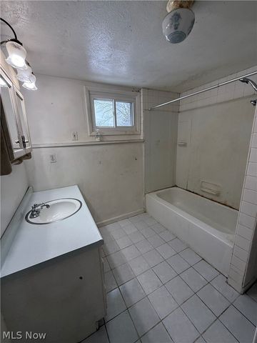 136 Ferris Avenue, Chardon, OH 44024