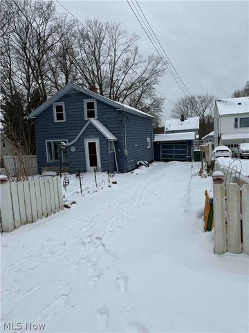 136 Ferris Avenue, Chardon, OH 44024