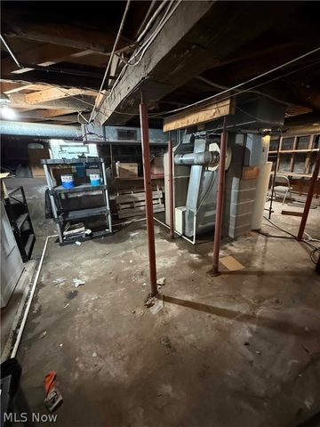 136 Ferris Avenue, Chardon, OH 44024