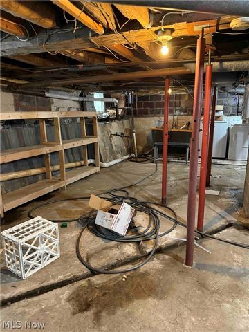 136 Ferris Avenue, Chardon, OH 44024