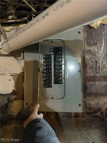 136 Ferris Avenue, Chardon, OH 44024