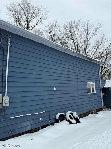 136 Ferris Avenue, Chardon, OH 44024