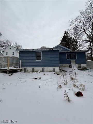 136 Ferris Avenue, Chardon, OH 44024