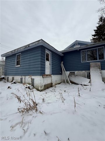 136 Ferris Avenue, Chardon, OH 44024