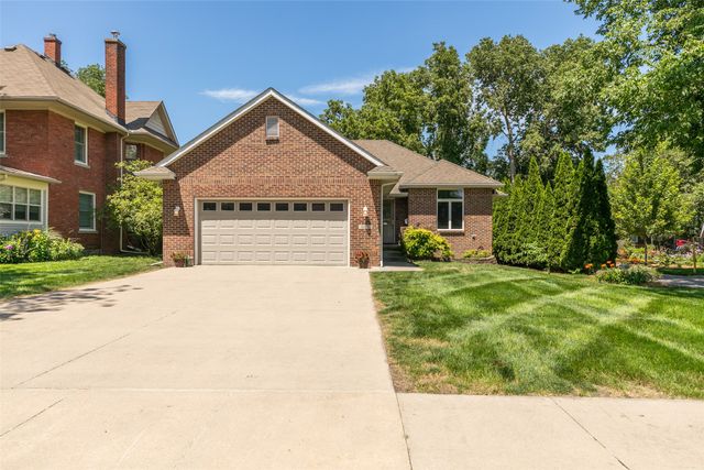 1412 Court Street, Adel, IA 50003