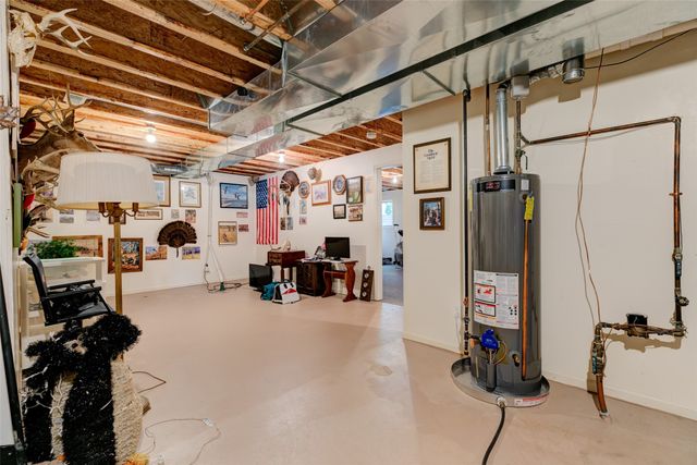1412 Court Street, Adel, IA 50003