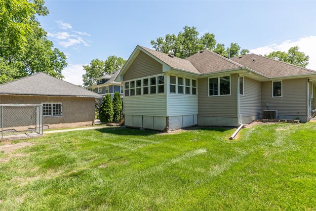 1412 Court Street, Adel, IA 50003