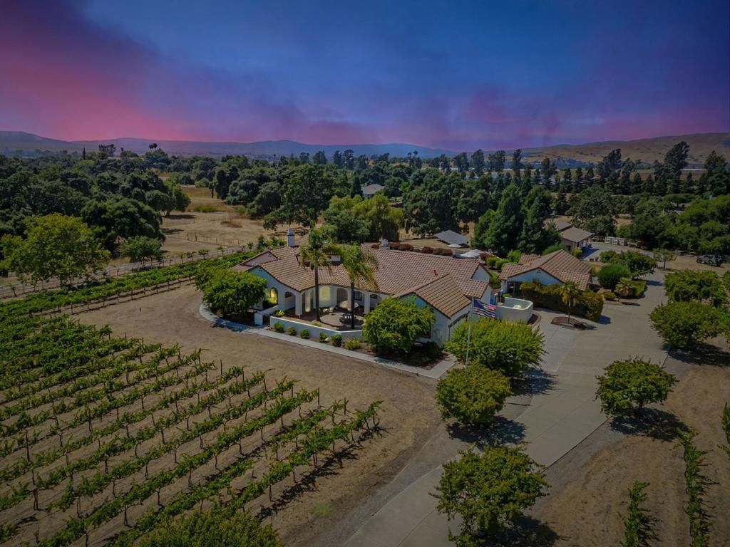 1152 Little River Drive, Hollister, CA 95023