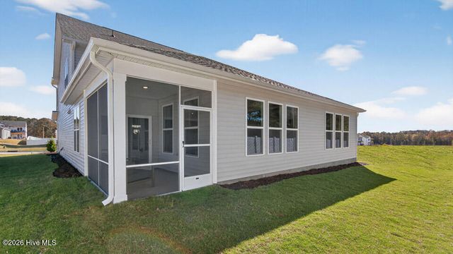 1121 Summer Daisy Drive, Aberdeen, NC 28315
