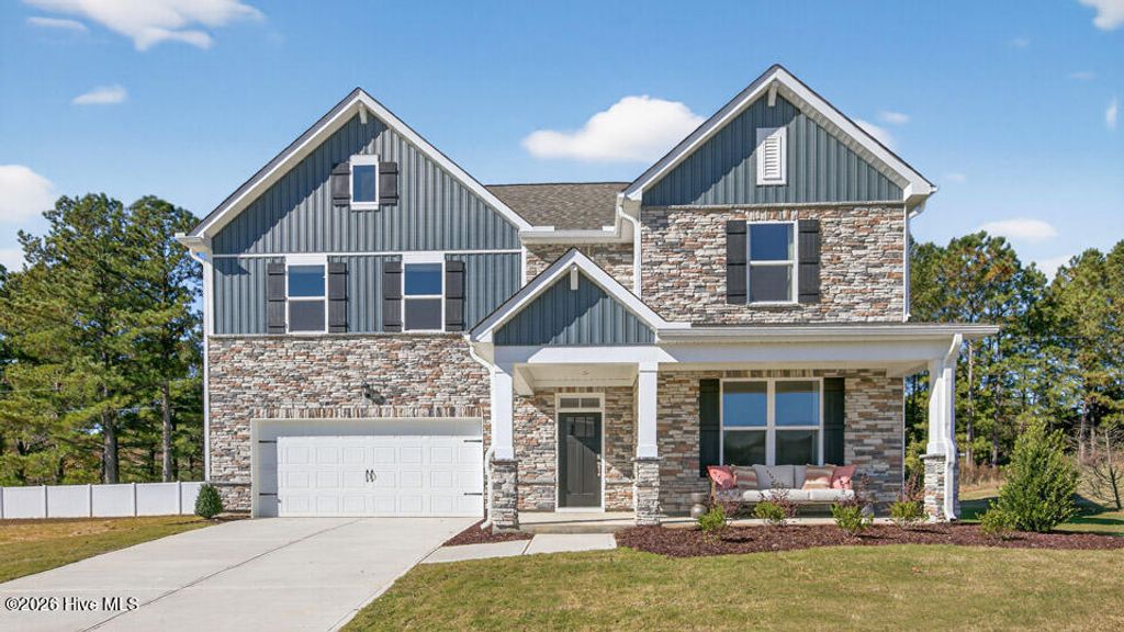 1121 Summer Daisy Drive, Aberdeen, NC 28315
