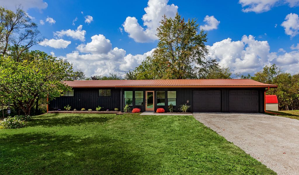 1447 Warren Avenue, Cumming, IA 50061