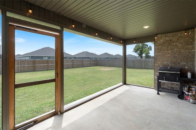 1516 Taylor Orchard Road, Gentry, AR 72734
