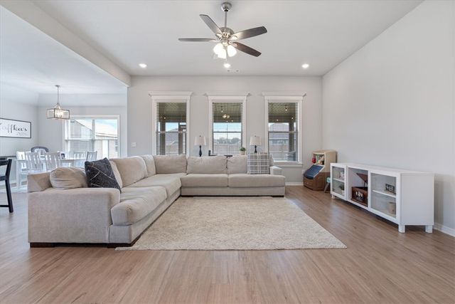 1516 Taylor Orchard Road, Gentry, AR 72734