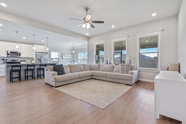 1516 Taylor Orchard Road, Gentry, AR 72734