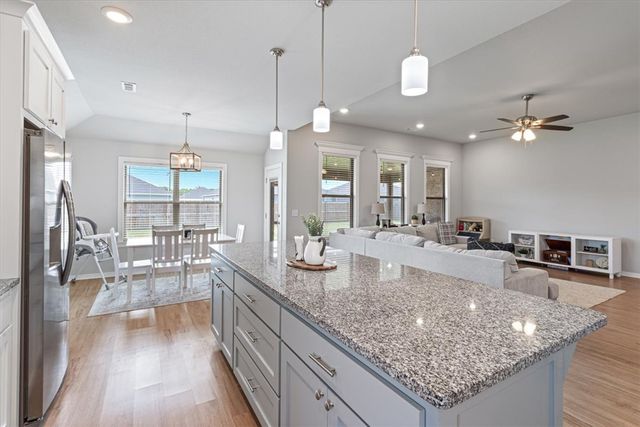 1516 Taylor Orchard Road, Gentry, AR 72734