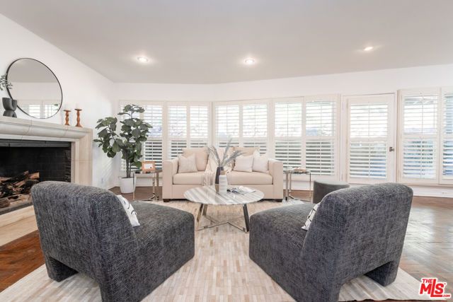 2559 HUTTON Drive, Beverly Hills, CA 90210