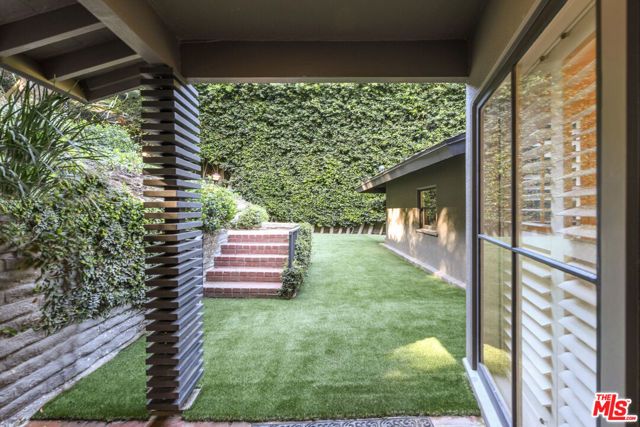 2559 HUTTON Drive, Beverly Hills, CA 90210