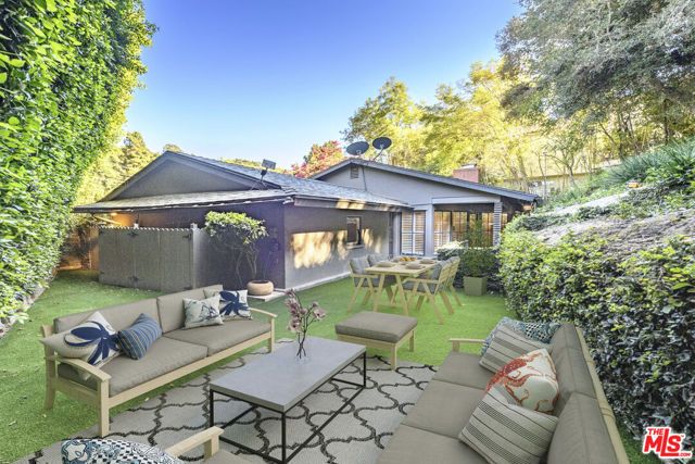 2559 HUTTON Drive, Beverly Hills, CA 90210