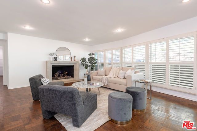 2559 HUTTON Drive, Beverly Hills, CA 90210