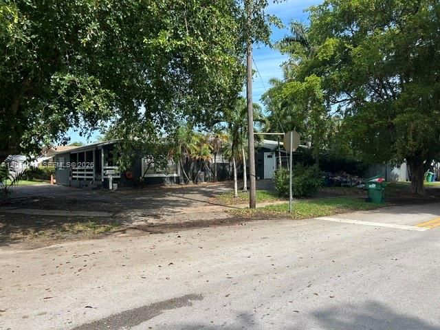 335 NE 114th St, Miami, FL 33161