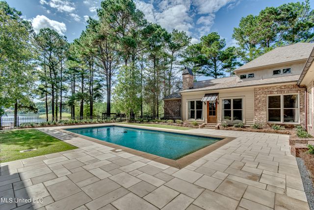 111 Johnstone Drive, Madison, MS 39110