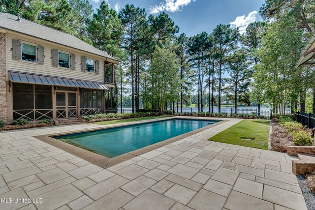 111 Johnstone Drive, Madison, MS 39110