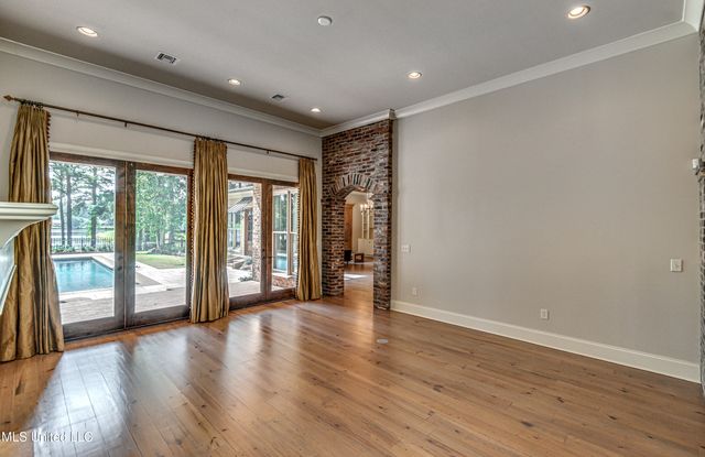 111 Johnstone Drive, Madison, MS 39110