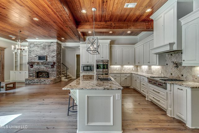 111 Johnstone Drive, Madison, MS 39110