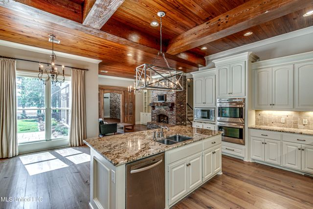 111 Johnstone Drive, Madison, MS 39110