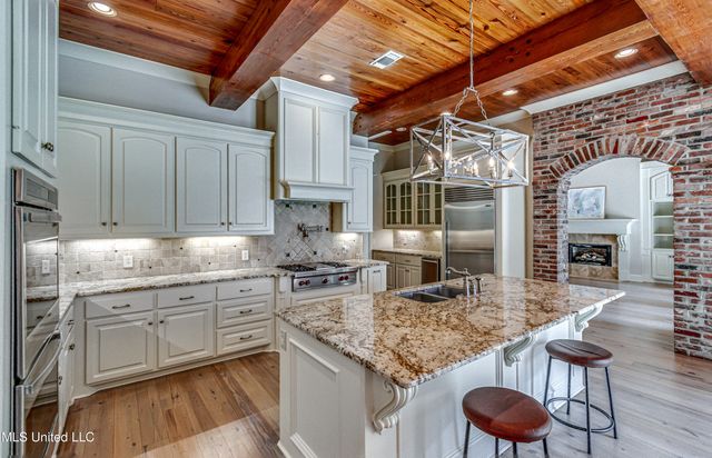 111 Johnstone Drive, Madison, MS 39110