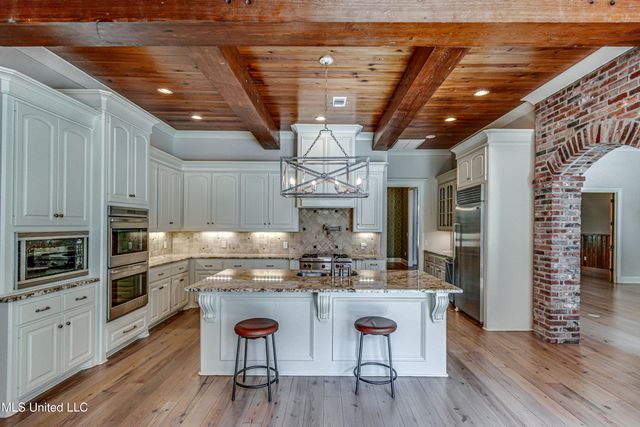 111 Johnstone Drive, Madison, MS 39110