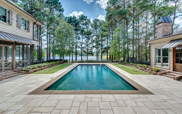 111 Johnstone Drive, Madison, MS 39110