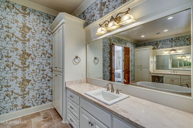 111 Johnstone Drive, Madison, MS 39110