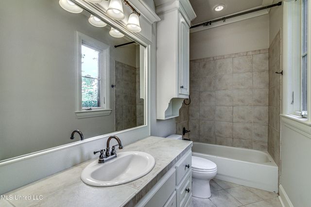 111 Johnstone Drive, Madison, MS 39110