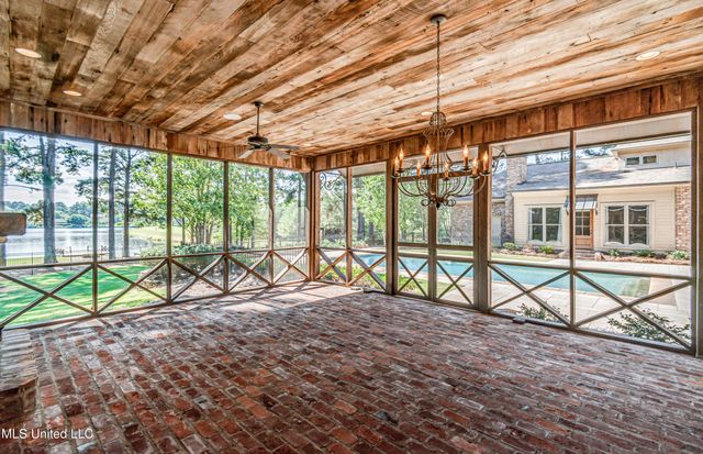 111 Johnstone Drive, Madison, MS 39110