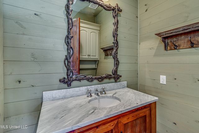 111 Johnstone Drive, Madison, MS 39110